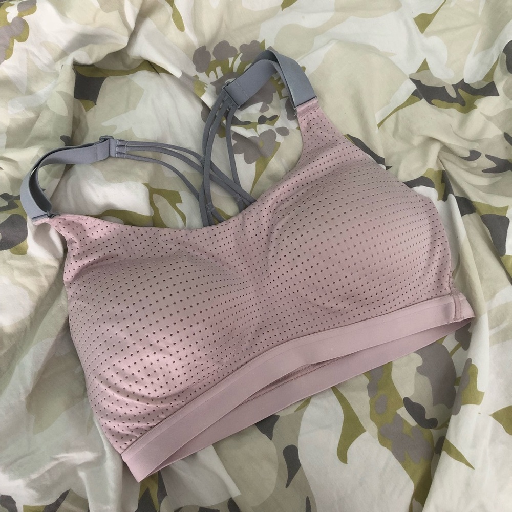 VS lightweight sport bra